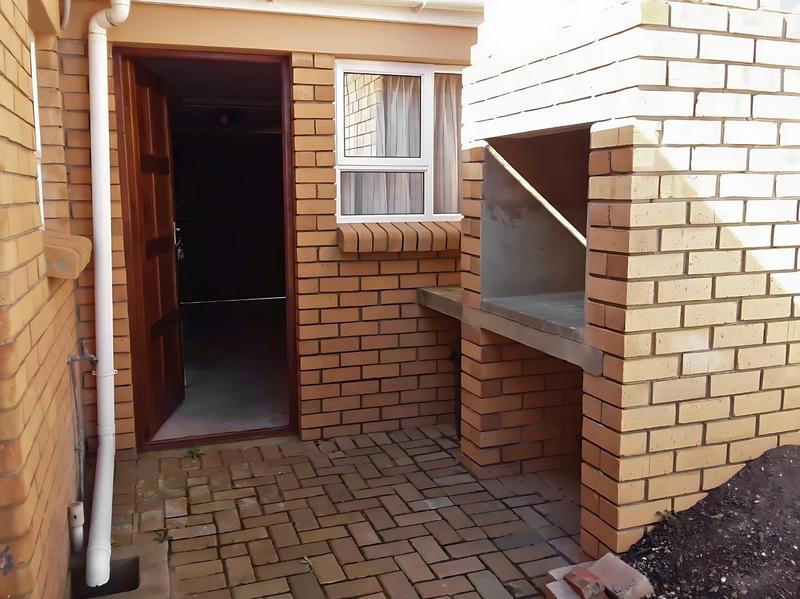 2 Bedroom Property for Sale in Heiderand Western Cape